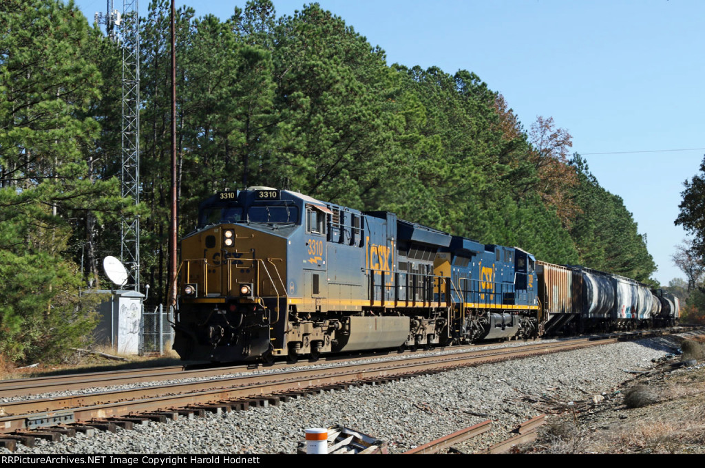 CSX 3310 & 7209 lead train L619-17 southbound